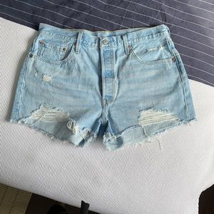 Levi’s 501 shorts size w33 light wash with distressing